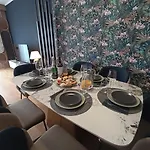 Cloud Gozsdu Apartament *