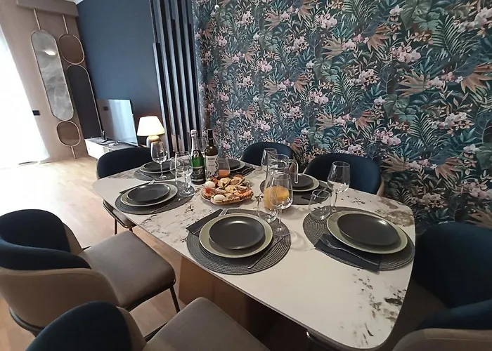 Cloud Gozsdu Apartament *