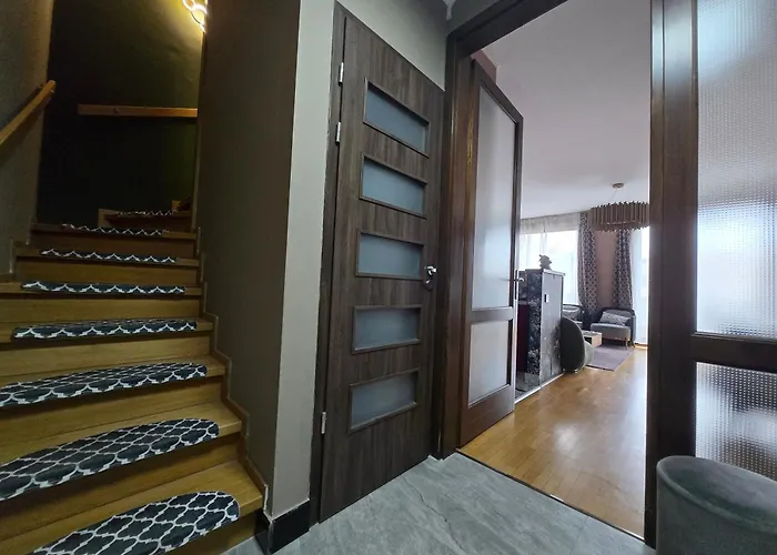 Cloud Gozsdu * بودابست