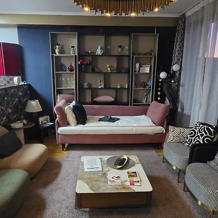 Cloud Gozsdu Apartment *